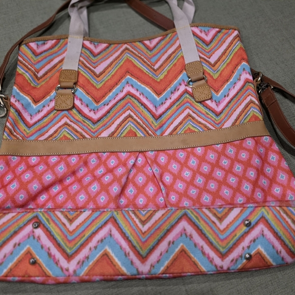 Dena Vibrant Chevron Large Travel Tote Bag - Picture 3 of 7